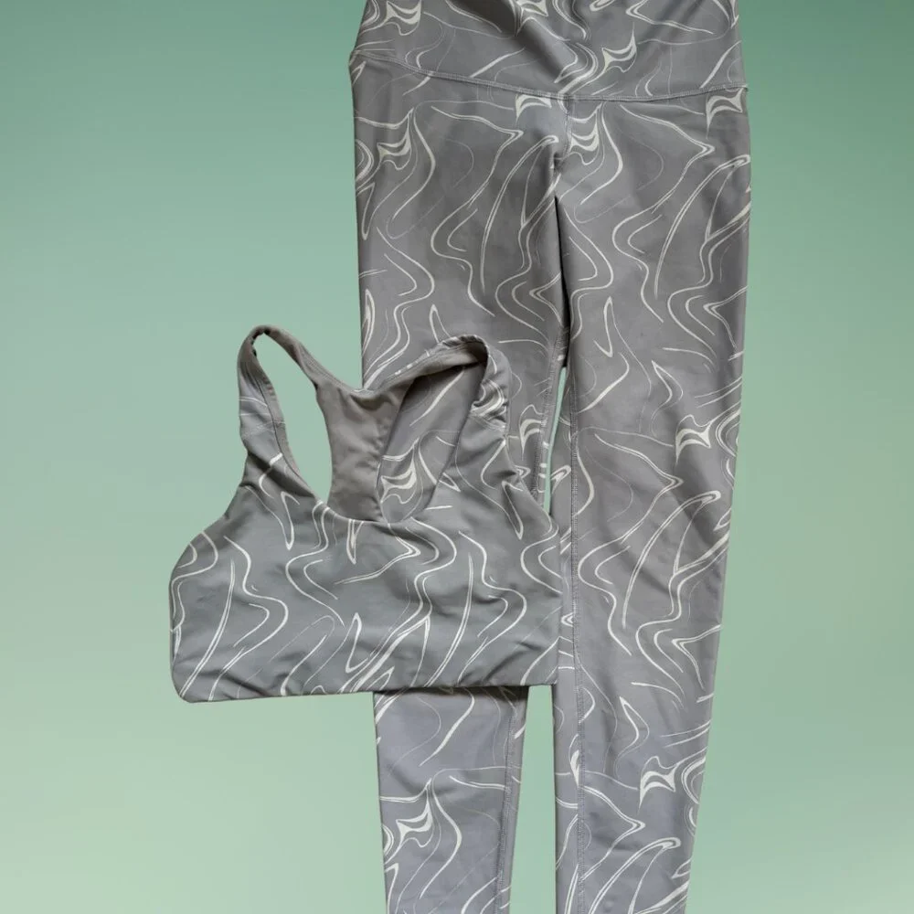 Old Navy PowerSoft Exercise Set - Gray Smoke - Size M - Picture 2 of 4